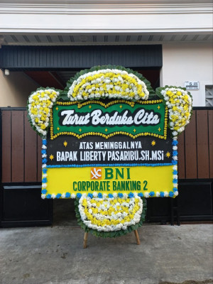 Papan Bunga Duka di Gurun Panjang