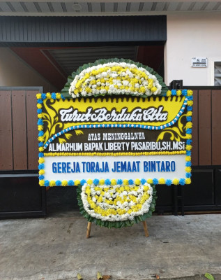 Papan Bunga Duka di Gurun Panjang